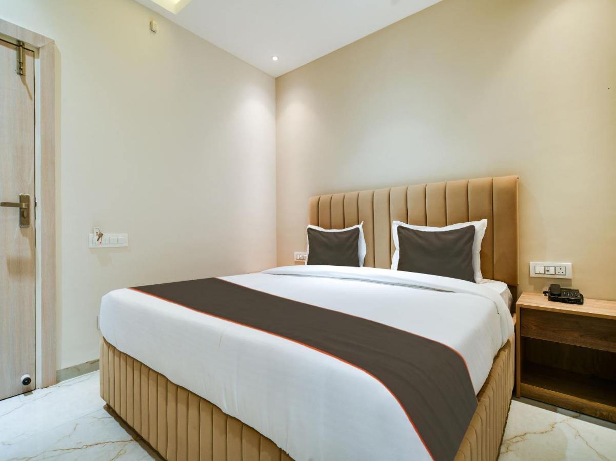 Collection O Hotel Mint Индор Екстериор снимка