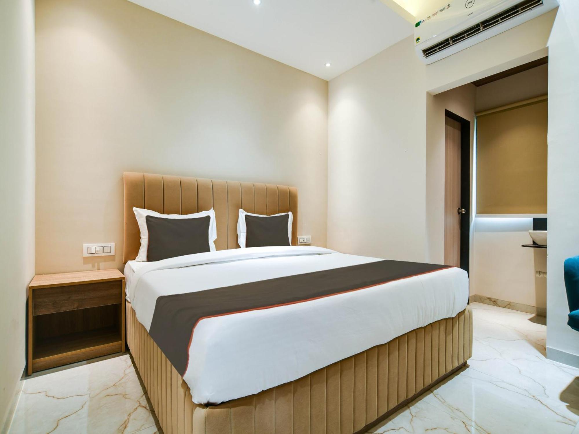 Collection O Hotel Mint Индор Екстериор снимка